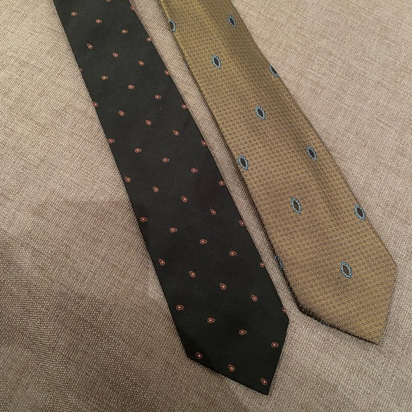 2 Hugo Boss ties - Picture 4 of 6